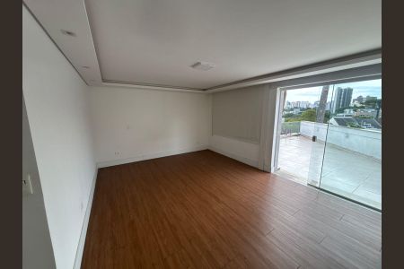 Casa à venda com 514m², 3 quartos e 7 vagas Casa à venda com 514m², 3 quartos e 7 vagasQuarto 2