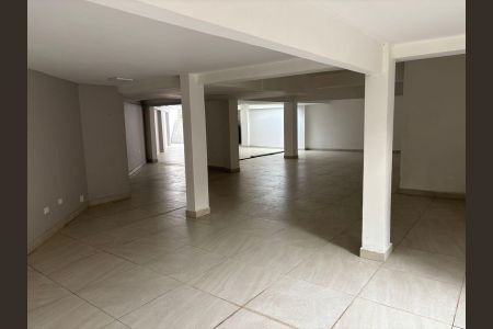 Casa à venda com 514m², 3 quartos e 7 vagas Casa à venda com 514m², 3 quartos e 7 vagasGaragem