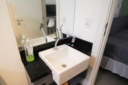 Banheiro de apartamento à venda com 1 quarto, 25m² em Indianópolis, São Paulo