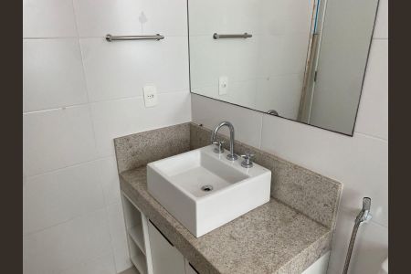 Apartamento para alugar com 76m², 2 quartos e 1 vaga Apartamento para alugar com 76m², 2 quartos e 1 vagaBanheiro