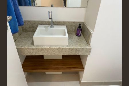 Apartamento para alugar com 76m², 2 quartos e 1 vaga Apartamento para alugar com 76m², 2 quartos e 1 vagaBanheiro