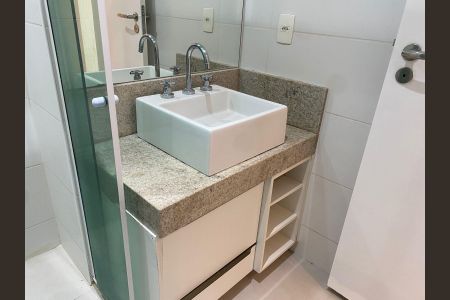 Apartamento para alugar com 76m², 2 quartos e 1 vaga Apartamento para alugar com 76m², 2 quartos e 1 vagaBanheiro