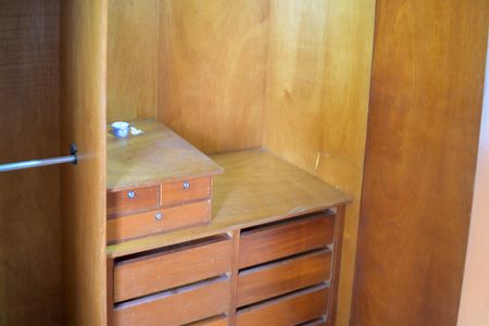 Apartamento à venda com 115m², 2 quartos e 2 vagas Apartamento à venda com 115m², 2 quartos e 2 vagasCloset