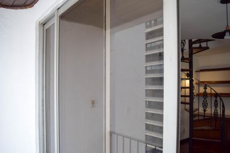 Apartamento à venda com 115m², 2 quartos e 2 vagas Apartamento à venda com 115m², 2 quartos e 2 vagasVaranda