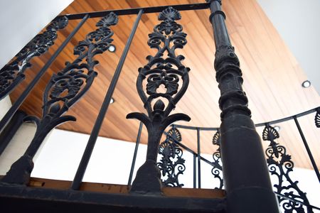 Apartamento à venda com 115m², 2 quartos e 2 vagas Apartamento à venda com 115m², 2 quartos e 2 vagasEscada
