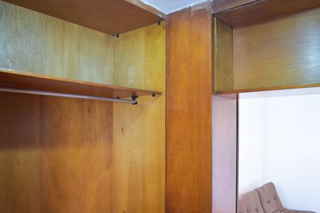 Apartamento à venda com 115m², 2 quartos e 2 vagas Apartamento à venda com 115m², 2 quartos e 2 vagasCloset