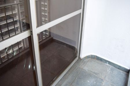 Apartamento à venda com 115m², 2 quartos e 2 vagas Apartamento à venda com 115m², 2 quartos e 2 vagasVaranda