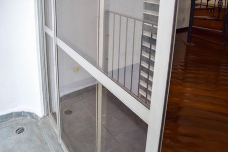 Apartamento à venda com 115m², 2 quartos e 2 vagas Apartamento à venda com 115m², 2 quartos e 2 vagasVaranda