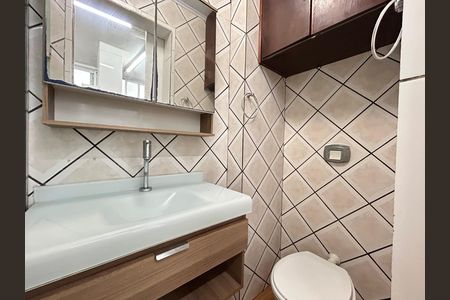 Apartamento para alugar com 94m², 3 quartos e 1 vaga Apartamento para alugar com 94m², 3 quartos e 1 vagaBanheiro da área de serviço
