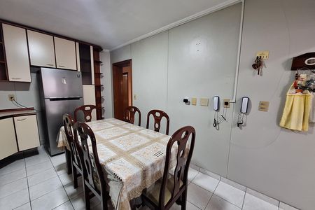 Apartamento para alugar com 155m², 3 quartos e 3 vagas Apartamento para alugar com 155m², 3 quartos e 3 vagasCozinha