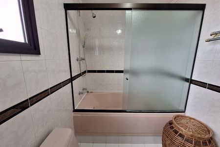 Apartamento para alugar com 155m², 3 quartos e 3 vagas Apartamento para alugar com 155m², 3 quartos e 3 vagasBanheiro da Suíte