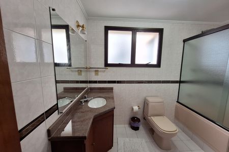 Apartamento para alugar com 155m², 3 quartos e 3 vagas Apartamento para alugar com 155m², 3 quartos e 3 vagasBanheiro da Suíte