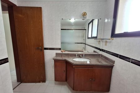 Apartamento para alugar com 155m², 3 quartos e 3 vagas Apartamento para alugar com 155m², 3 quartos e 3 vagasBanheiro da Suíte