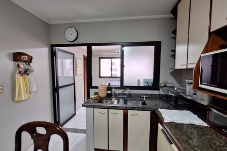 Apartamento para alugar com 155m², 3 quartos e 3 vagas Apartamento para alugar com 155m², 3 quartos e 3 vagasCozinha