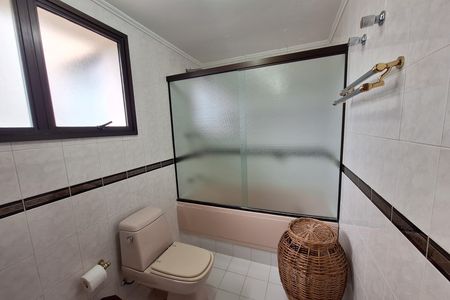 Apartamento para alugar com 155m², 3 quartos e 3 vagas Apartamento para alugar com 155m², 3 quartos e 3 vagasBanheiro da Suíte