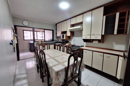 Apartamento para alugar com 155m², 3 quartos e 3 vagas Apartamento para alugar com 155m², 3 quartos e 3 vagasCozinha