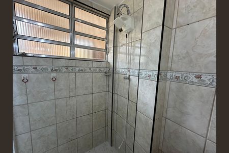 Banheiro de apartamento para alugar com 1 quarto, 30m² em Morro dos Barbosas, São Vicente