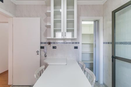 Apartamento para alugar com 70m², 2 quartos e 2 vagas Apartamento para alugar com 70m², 2 quartos e 2 vagasCozinha
