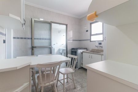Apartamento para alugar com 70m², 2 quartos e 2 vagas Apartamento para alugar com 70m², 2 quartos e 2 vagasCozinha