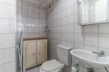 Apartamento para alugar com 70m², 2 quartos e 2 vagas Apartamento para alugar com 70m², 2 quartos e 2 vagasBanheiro de Serviço
