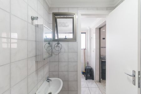 Apartamento para alugar com 70m², 2 quartos e 2 vagas Apartamento para alugar com 70m², 2 quartos e 2 vagasBanheiro de Serviço