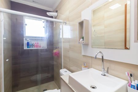 Banheiro de casa à venda com 2 quartos, 72m² em Parque Guarani, São Paulo