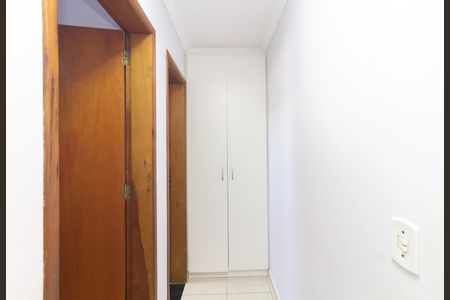 Corredor de casa à venda com 2 quartos, 72m² em Parque Guarani, São Paulo