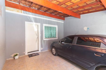 Garagem de casa à venda com 2 quartos, 72m² em Parque Guarani, São Paulo