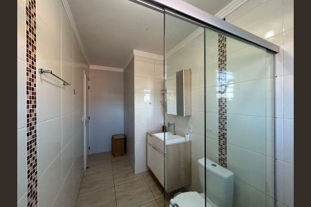 Casa à venda com 170m², 4 quartos e 2 vagas Casa à venda com 170m², 4 quartos e 2 vagasBanheiro 1