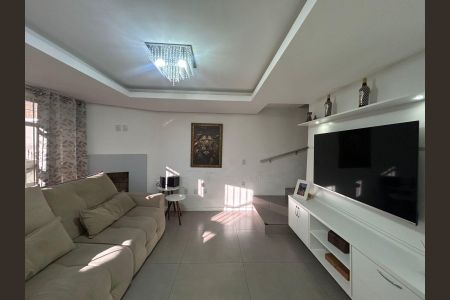 Sala de casa à venda com 4 quartos, 170m² em Harmonia, Canoas