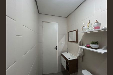 Casa à venda com 170m², 4 quartos e 2 vagas Casa à venda com 170m², 4 quartos e 2 vagasBanheiro 2