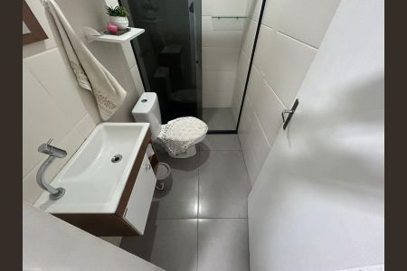 Casa à venda com 170m², 4 quartos e 2 vagas Casa à venda com 170m², 4 quartos e 2 vagasBanheiro 2