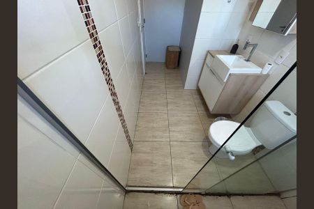 Casa à venda com 170m², 4 quartos e 2 vagas Casa à venda com 170m², 4 quartos e 2 vagasBanheiro 1