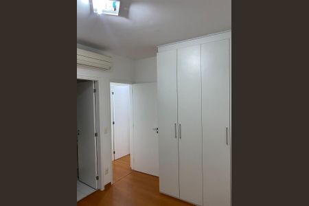Apartamento à venda com 90m², 2 quartos e 2 vagas Apartamento à venda com 90m², 2 quartos e 2 vagasQuarto