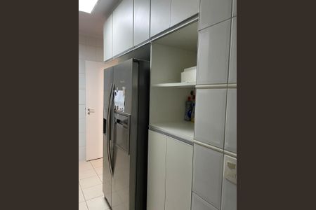 Apartamento à venda com 90m², 2 quartos e 2 vagas Apartamento à venda com 90m², 2 quartos e 2 vagasCozinha