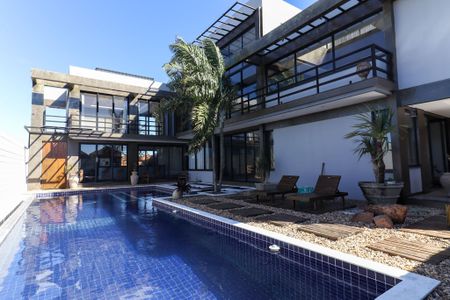 Casa para alugar com 420m², 2 quartos e 4 vagas Casa para alugar com 420m², 2 quartos e 4 vagasÁrea externa