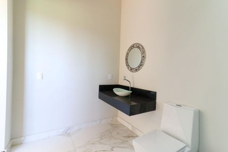 Casa para alugar com 420m², 2 quartos e 4 vagas Casa para alugar com 420m², 2 quartos e 4 vagasBanheiro da Suíte 2