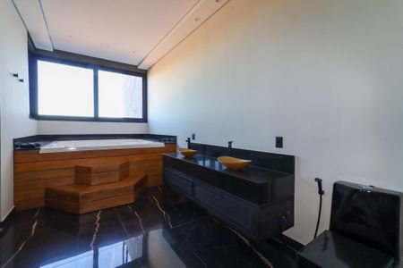 Casa para alugar com 420m², 2 quartos e 4 vagas Casa para alugar com 420m², 2 quartos e 4 vagasBanheiro da Suíte 1