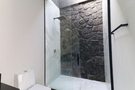 Casa para alugar com 420m², 2 quartos e 4 vagas Casa para alugar com 420m², 2 quartos e 4 vagasBanheiro da Suíte 2