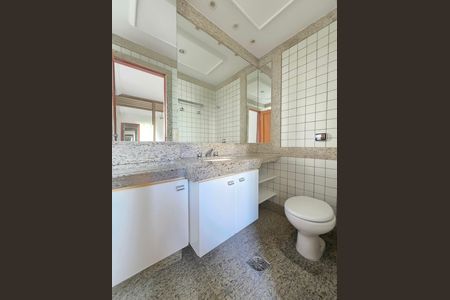 Banheiro da Suíte  de apartamento à venda com 3 quartos, 90m² em Funcionários, Belo Horizonte