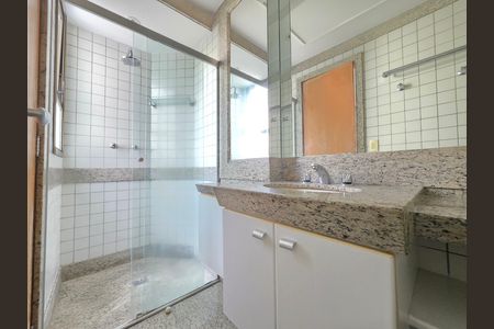 Apartamento à venda com 90m², 3 quartos e 1 vaga Apartamento à venda com 90m², 3 quartos e 1 vagaBanheiro da Suíte