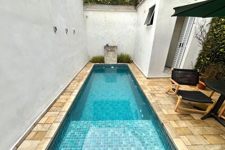Piscina de casa à venda com 4 quartos, 190m² em Campo Belo, São Paulo