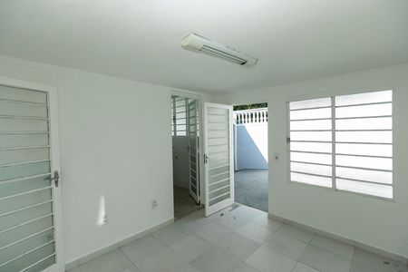 Casa para alugar com 198m², 3 quartos e 6 vagasSALA EDÍCULA
