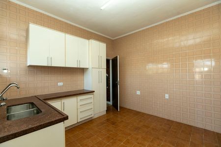 Casa para alugar com 198m², 3 quartos e 6 vagasCOZINHA