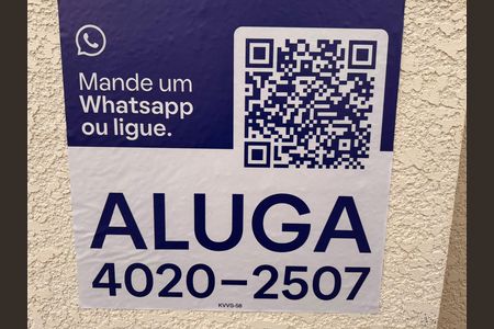 Casa de condomínio à venda com 180m², 3 quartos e 2 vagas Casa de condomínio à venda com 180m², 3 quartos e 2 vagasFachada