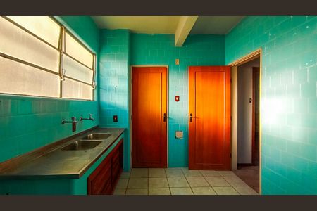 Apartamento à venda com 128m², 4 quartos e sem vaga Apartamento à venda com 128m², 4 quartos e sem vagaCozinha