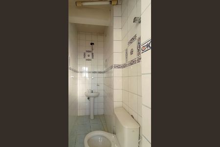 Apartamento à venda com 128m², 4 quartos e sem vaga Apartamento à venda com 128m², 4 quartos e sem vagaBanheiro de Serviço