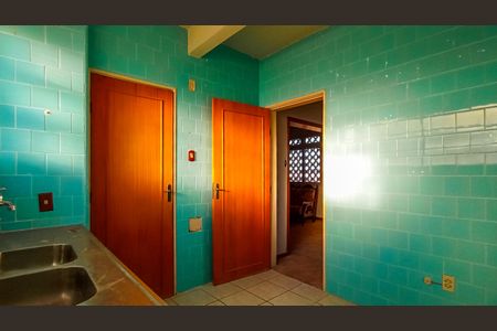Apartamento à venda com 128m², 4 quartos e sem vaga Apartamento à venda com 128m², 4 quartos e sem vagaCozinha