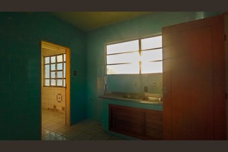 Apartamento à venda com 128m², 4 quartos e sem vaga Apartamento à venda com 128m², 4 quartos e sem vagaCozinha
