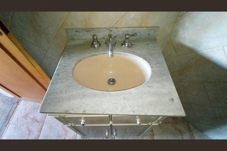 Apartamento à venda com 128m², 4 quartos e sem vaga Apartamento à venda com 128m², 4 quartos e sem vagaBanheiro 2